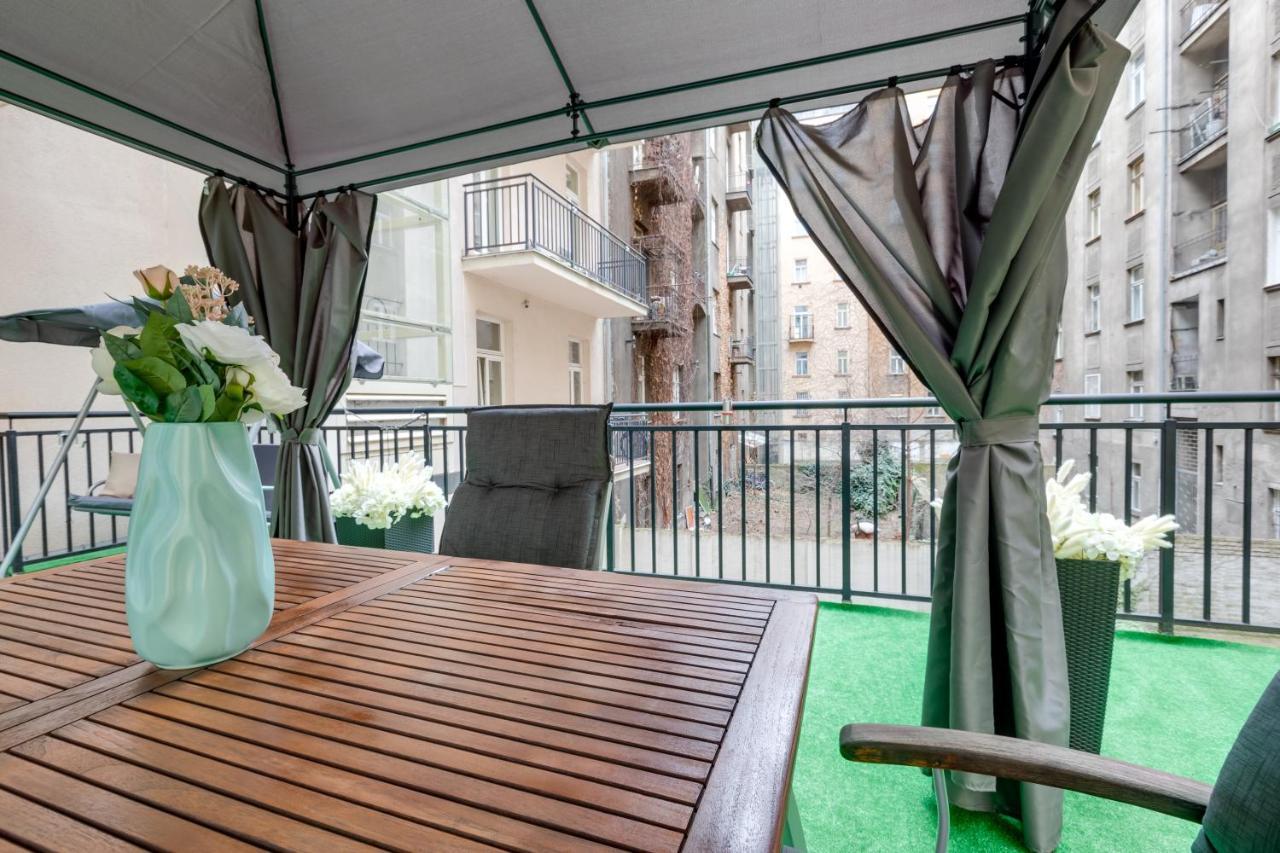 Luxury Riverside Apartments In The Center Of プラハ エクステリア 写真